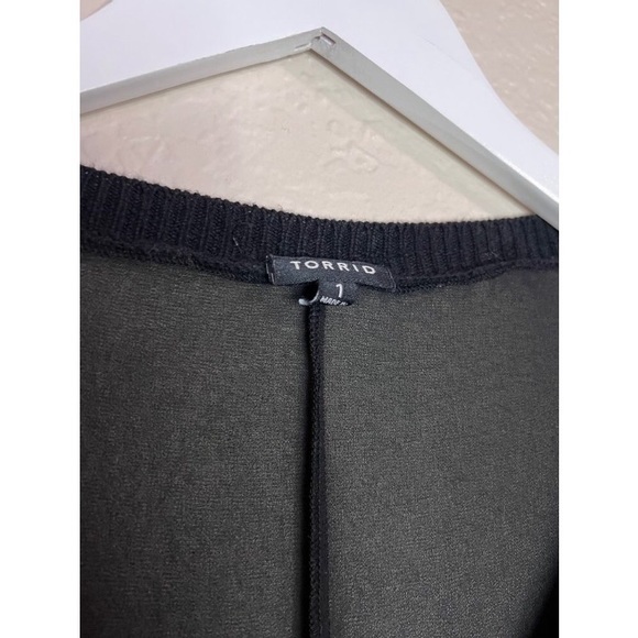 Torrid Black Knit/Sheer Top Size 1 - Picture 4 of 4